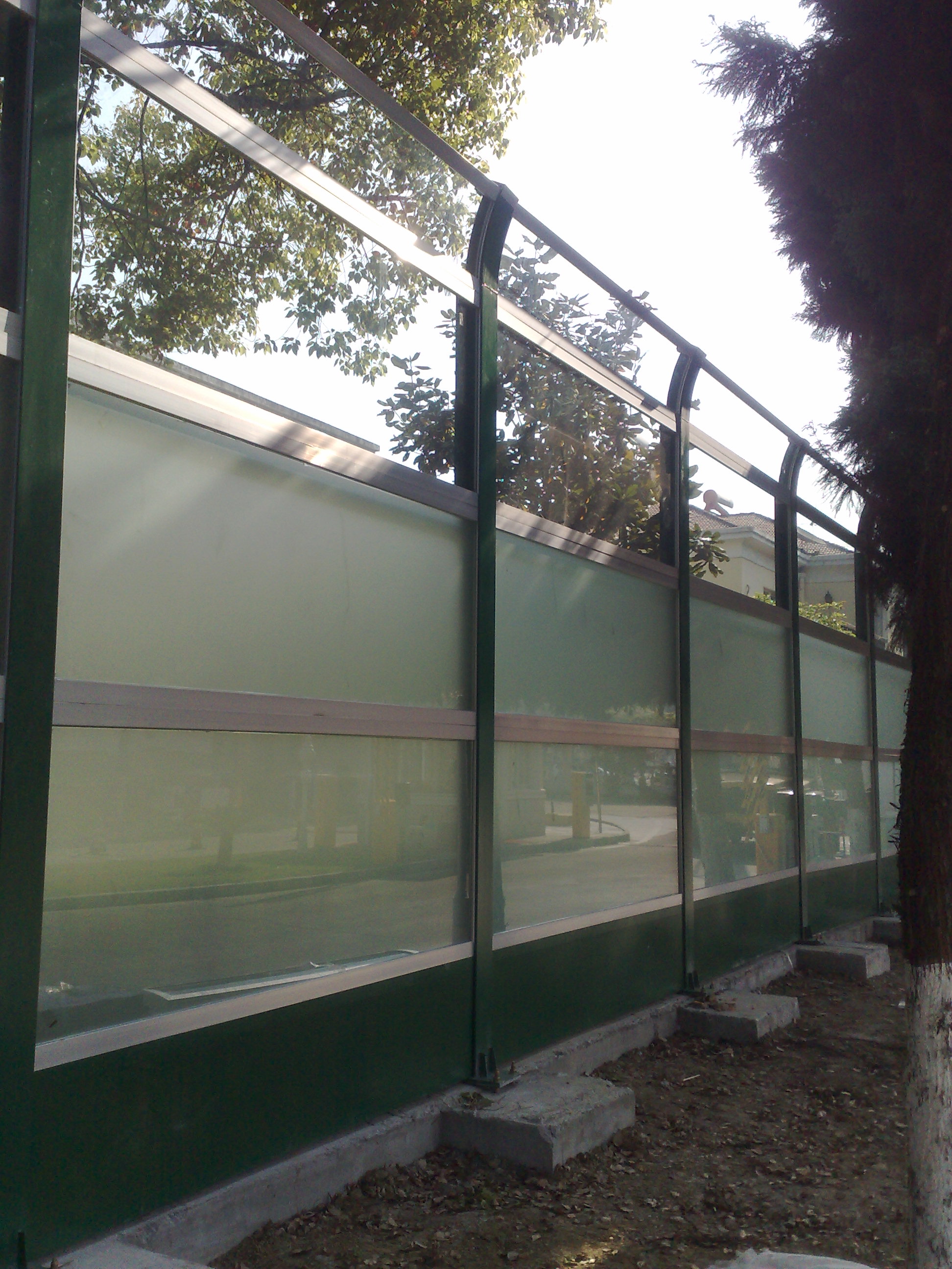 威尼斯花園透明板隔音屏